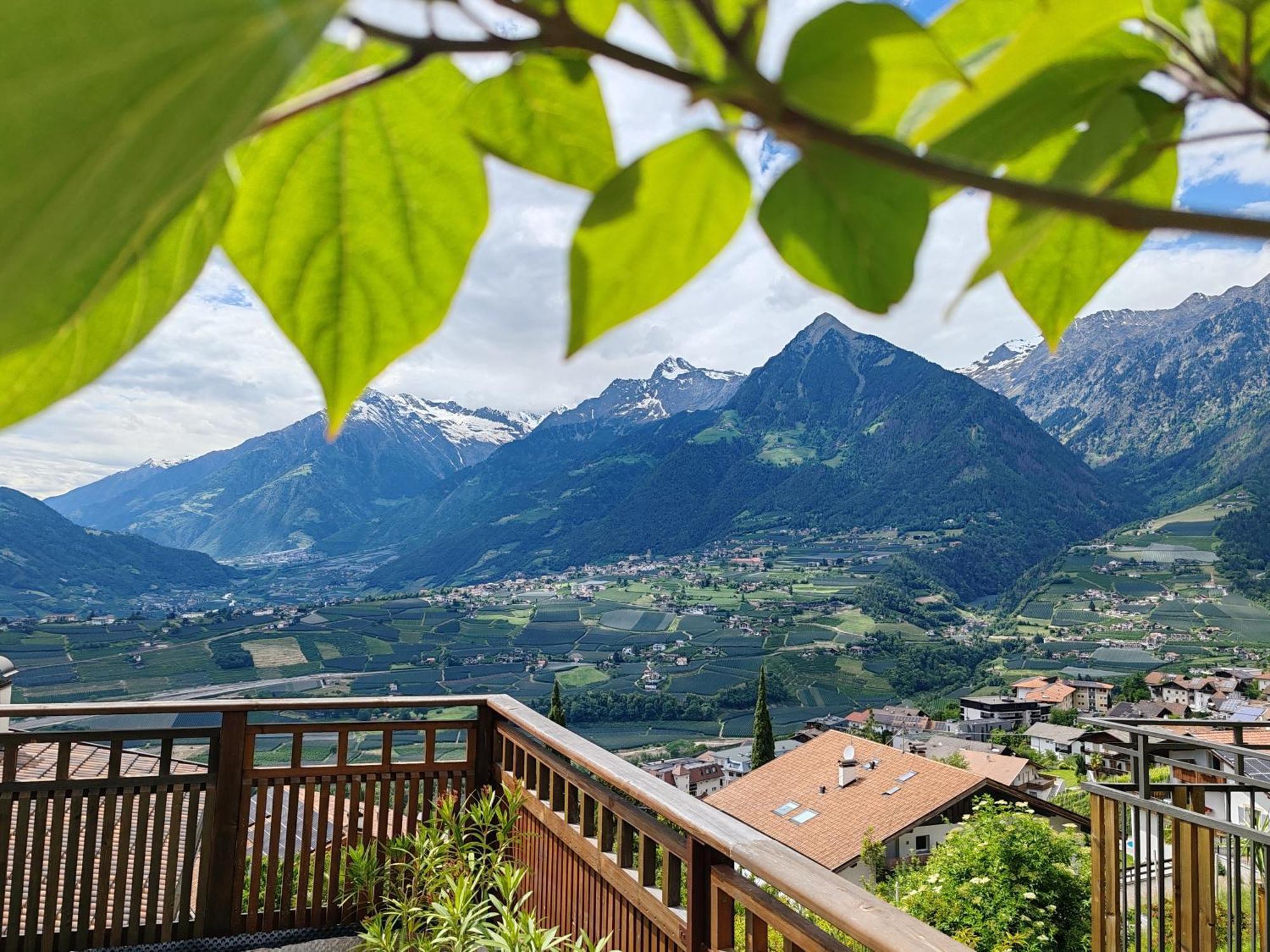Schenna Garni Eden Bed & Breakfast Scena Exterior foto