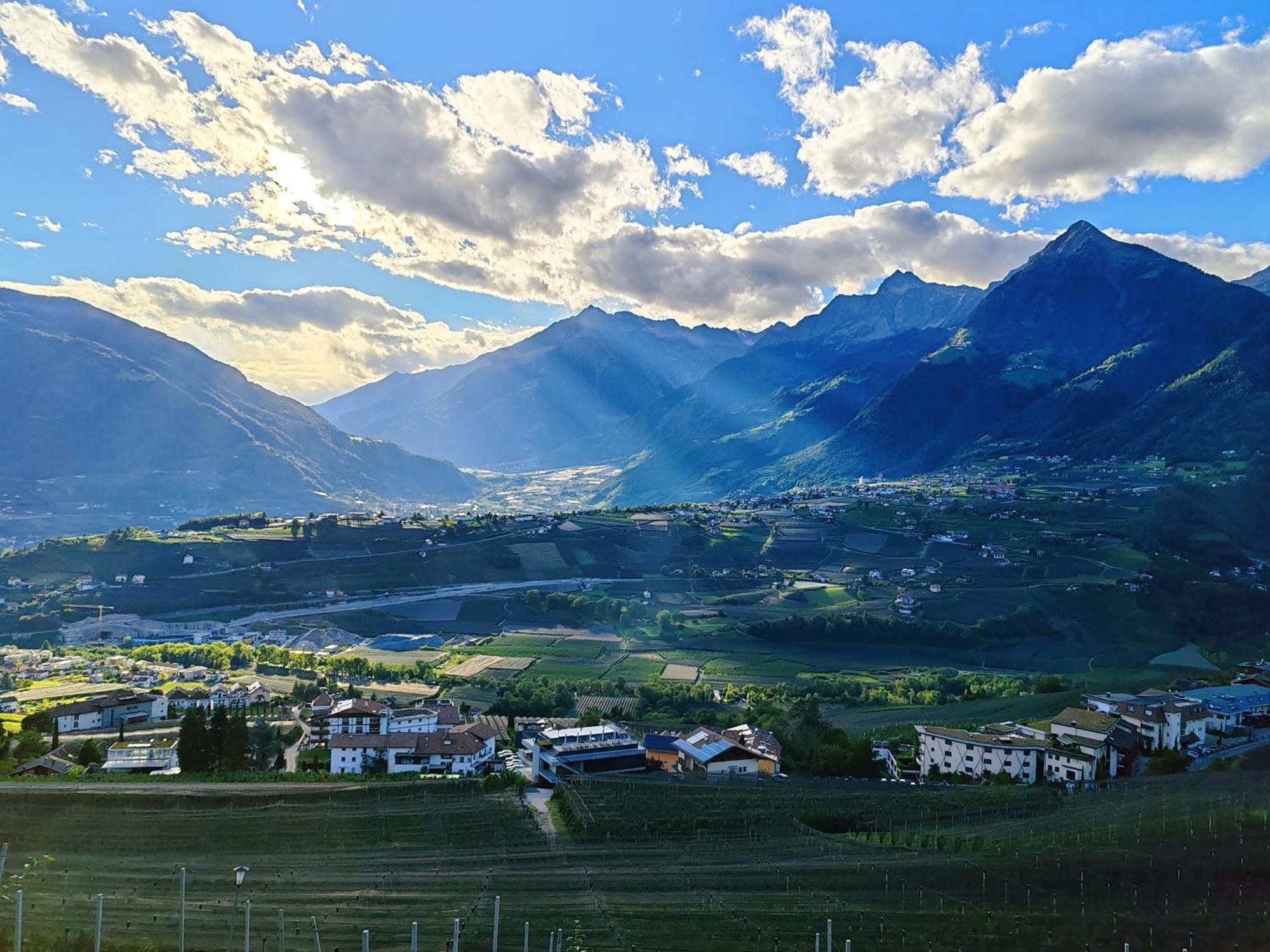 Schenna Garni Eden Bed & Breakfast Scena Exterior foto