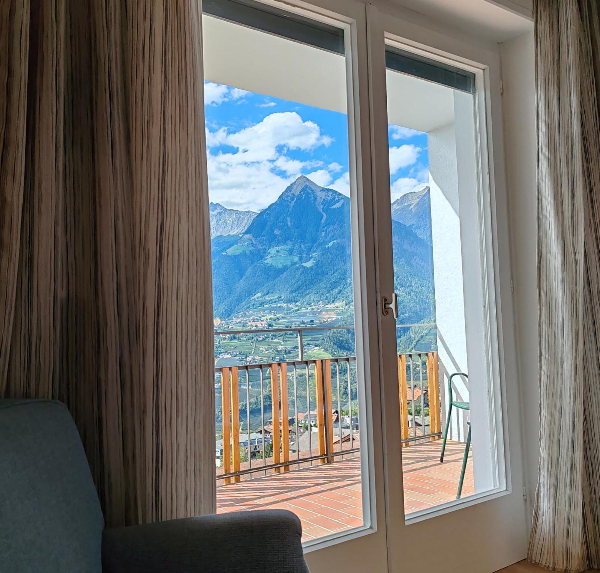 Schenna Garni Eden Bed & Breakfast Scena Exterior foto
