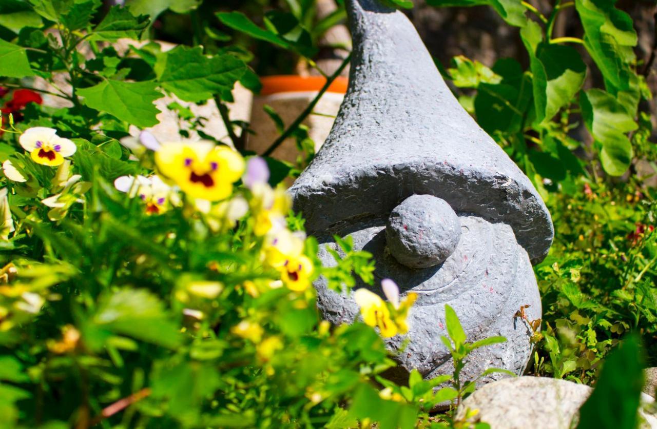 Schenna Garni Eden Bed & Breakfast Scena Exterior foto