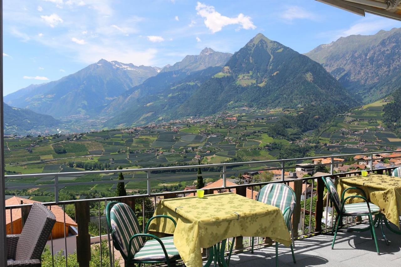 Schenna Garni Eden Bed & Breakfast Scena Exterior foto